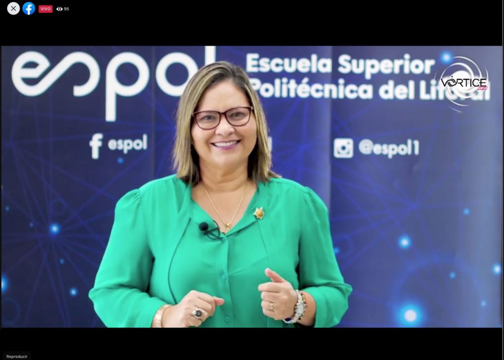 Foto de rectora Espol dando mensaje